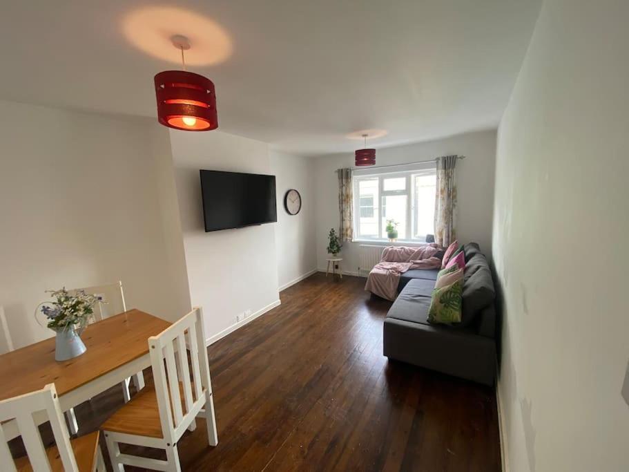 Brighton New Apartment Free Parking Sleeps 6 Экстерьер фото