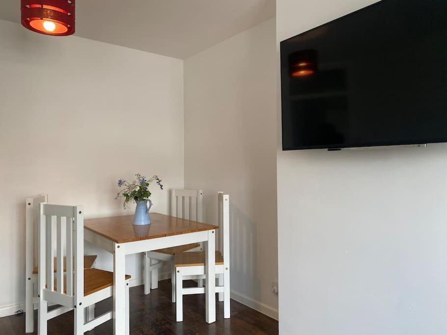Brighton New Apartment Free Parking Sleeps 6 Экстерьер фото