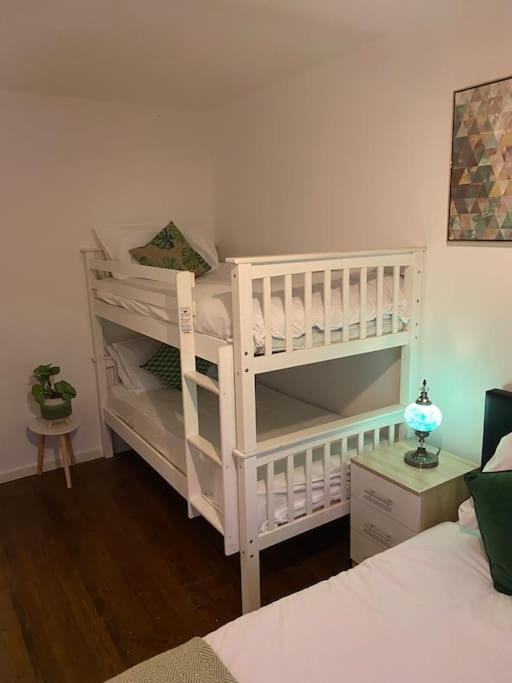 Brighton New Apartment Free Parking Sleeps 6 Экстерьер фото