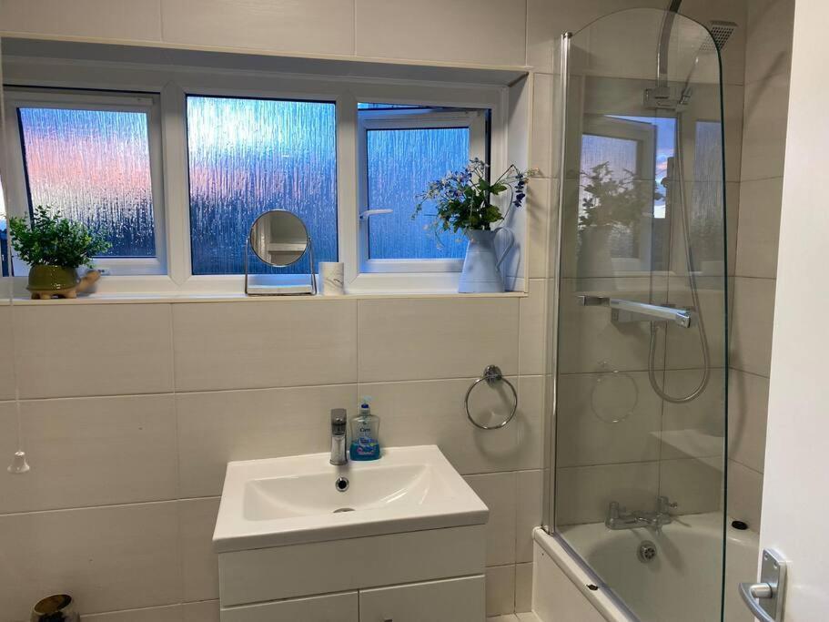 Brighton New Apartment Free Parking Sleeps 6 Экстерьер фото