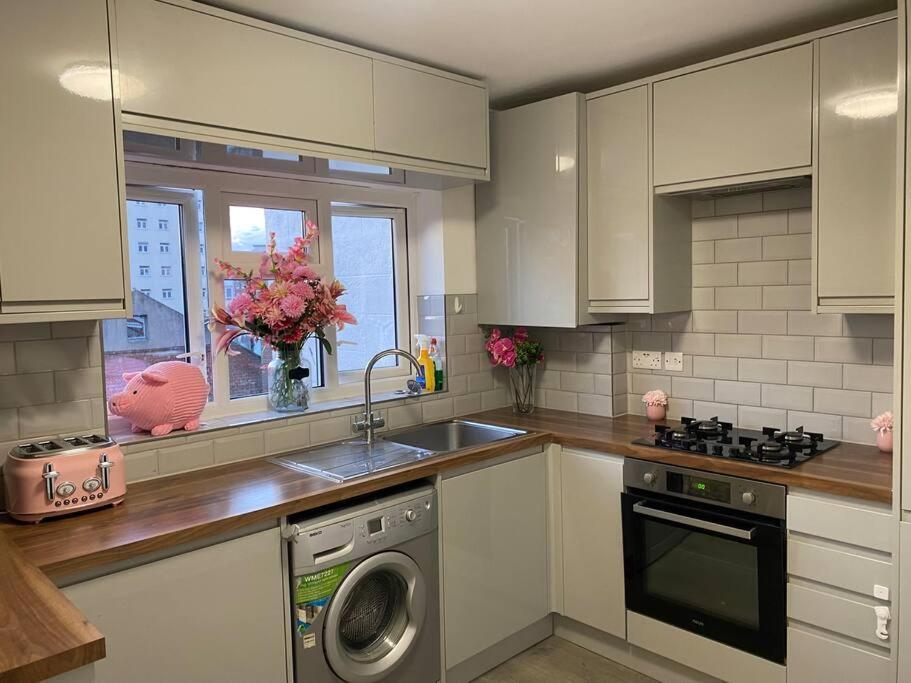 Brighton New Apartment Free Parking Sleeps 6 Экстерьер фото