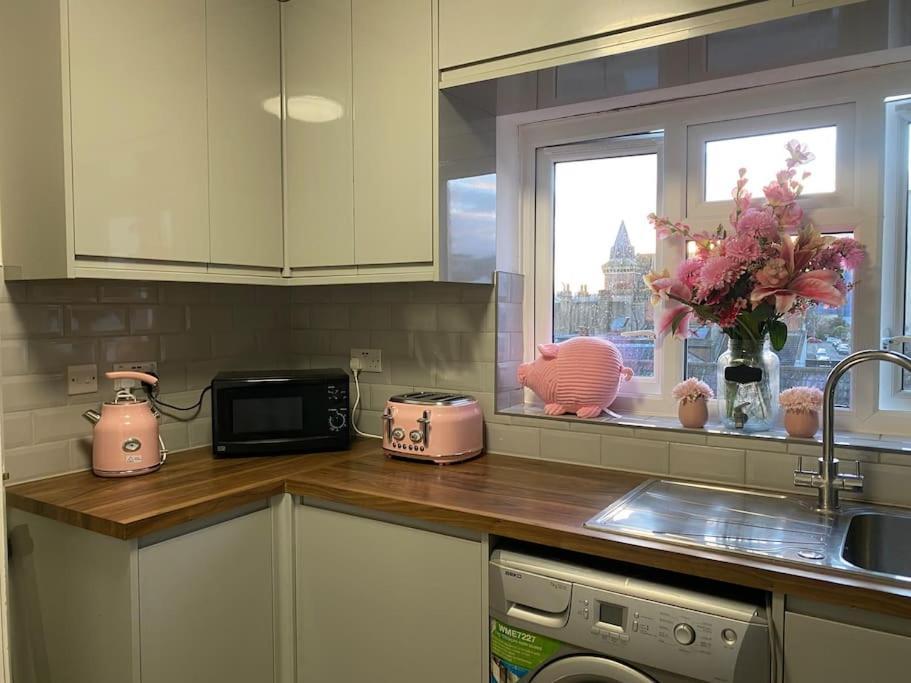 Brighton New Apartment Free Parking Sleeps 6 Экстерьер фото